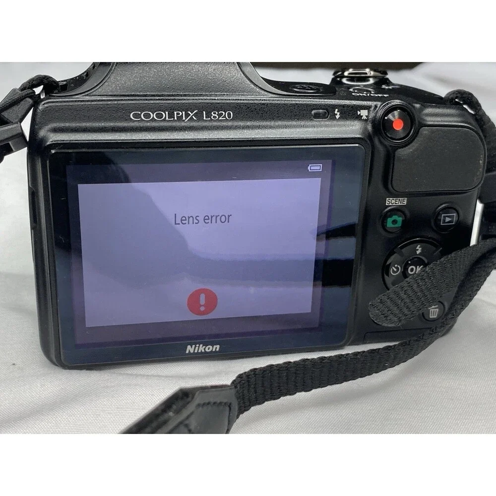 Nikon COOLPIX L820 16.0MP Digital Camera - For Parts Or Repair